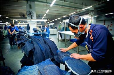 針線間的堅(jiān)守 直擊牛仔制造工人，為家計(jì)拼搏的服飾研發(fā)背后